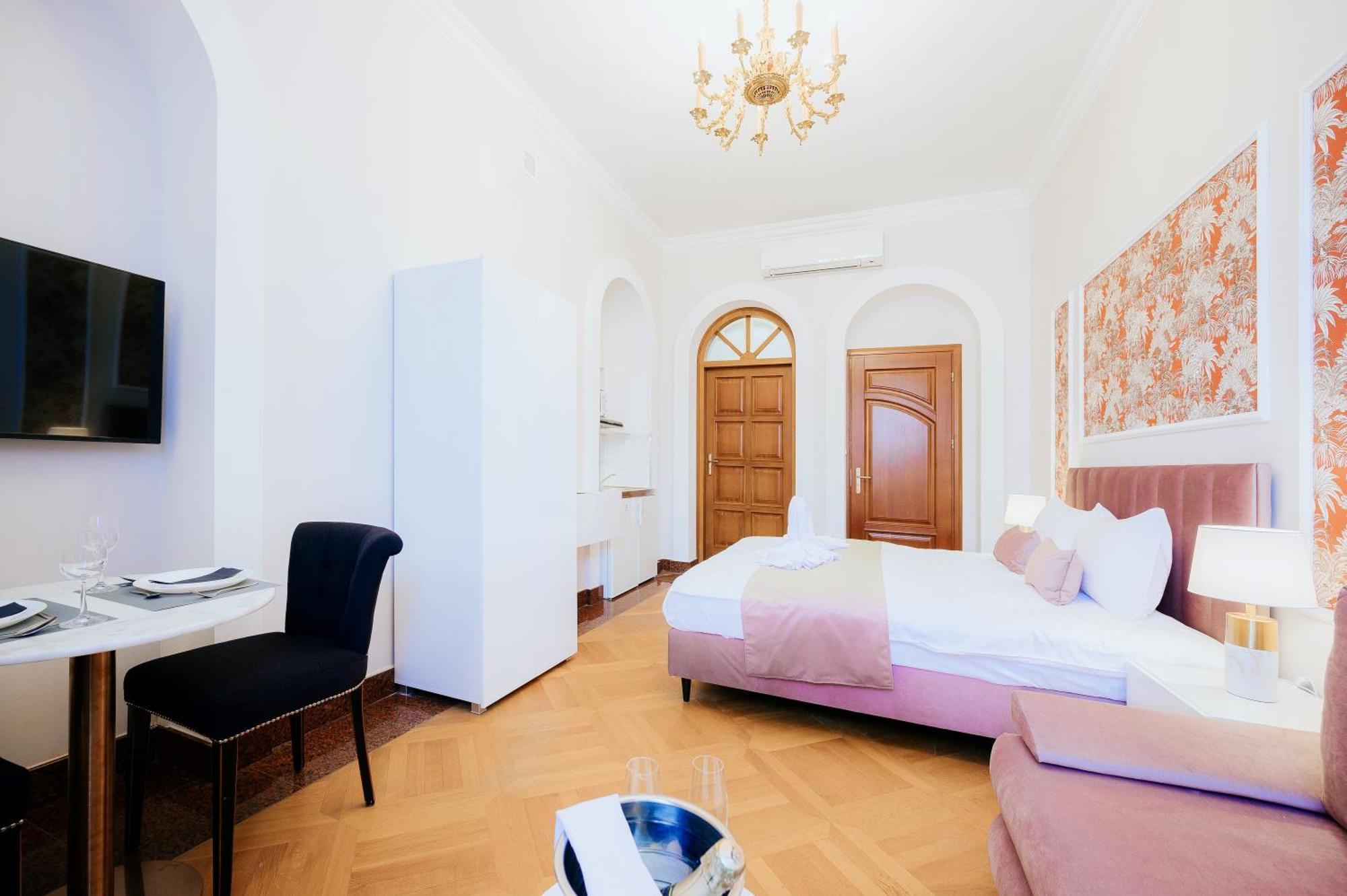 Hotell Jess & Old Town Warszawa